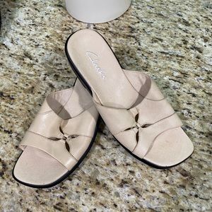 Clarks Comfort Slip On Leather Sandals Floral Cutout Design 8 8M